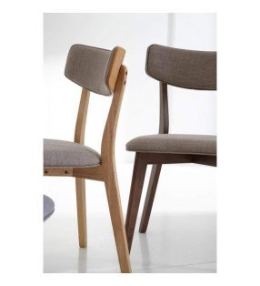 Silla en Roble o Nogal tapizada de estilo escandinavo  - 1