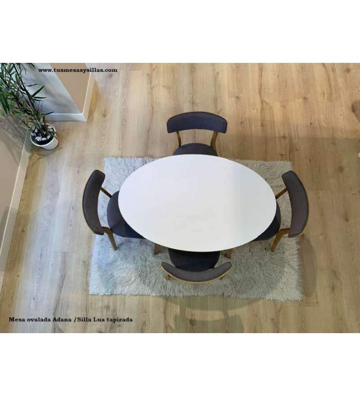 table ovale avec pieds en bois de différentes tailles  - 8