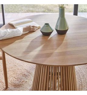 mesa-redonda-madera-terraza-porche