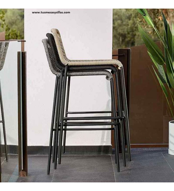 tabourets-terrasses-empilables-hautes