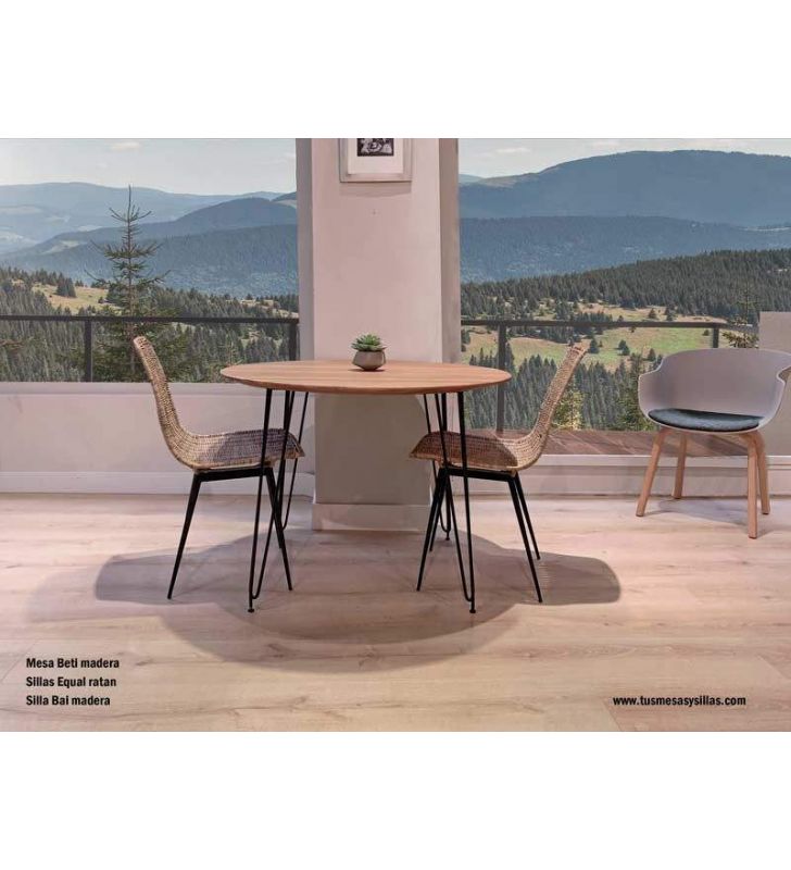Table ronde en stock avec plateau en bois massif de style vintage  - 5