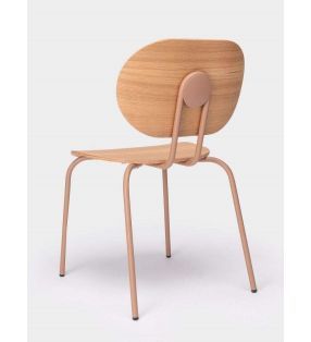 Silla Hari en roble barnizado apilable y con patas metálicas  - 1