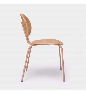 Silla Hari en roble barnizado apilable y con patas metálicas  - 5