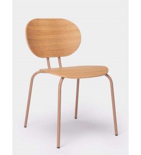 Silla Hari en roble barnizado apilable y con patas metálicas  - 6