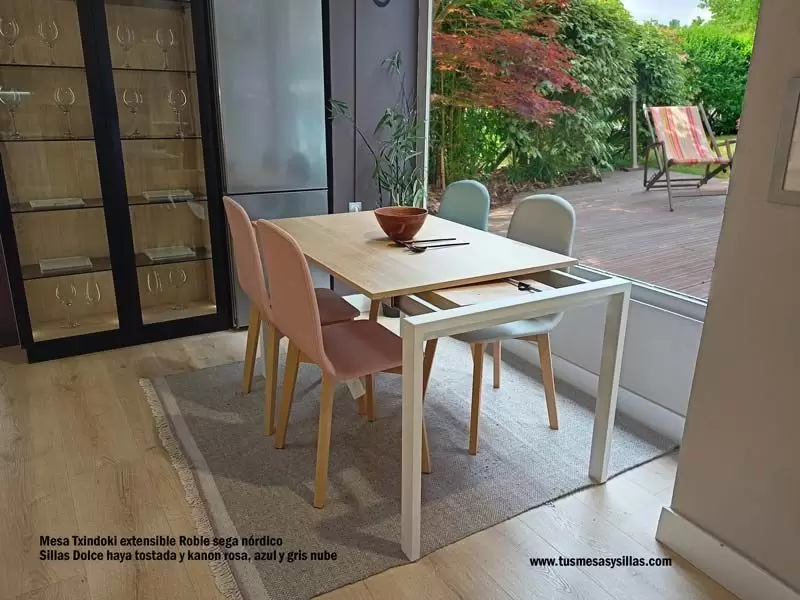 ✓ Mesa extensible en medida de 120x70 de cocina moderna con patas