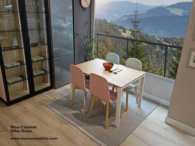 Mesa cocina pequeña Txindoki de 80 x 70 extensible de diseño moderno