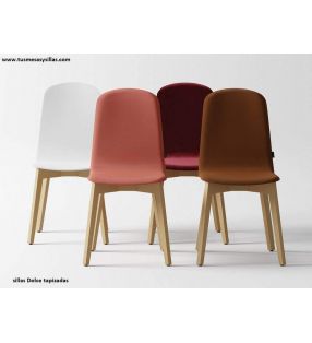 chaises-rembourrées-marron-bordeaux