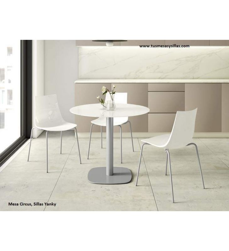 chaises-blanches-nettoyage-facile