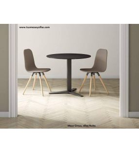 chaises-pieds-bois-incliné