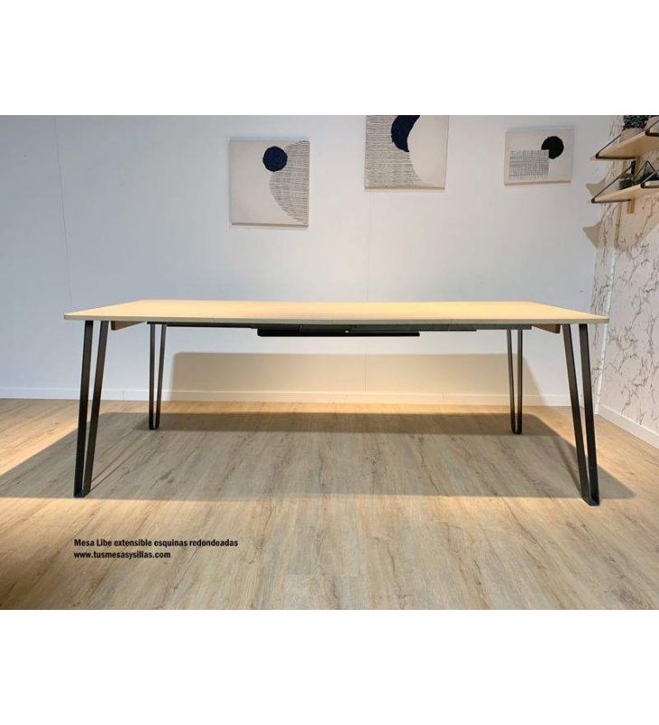 Table Libe au design moderne et aux coins arrondis extensible jusqu'à 3 mètres  - 5