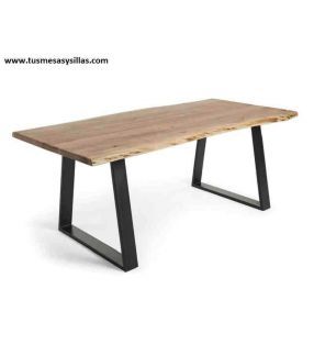 Table Alaia en bois massif et pieds en métal de style vintage  - 1