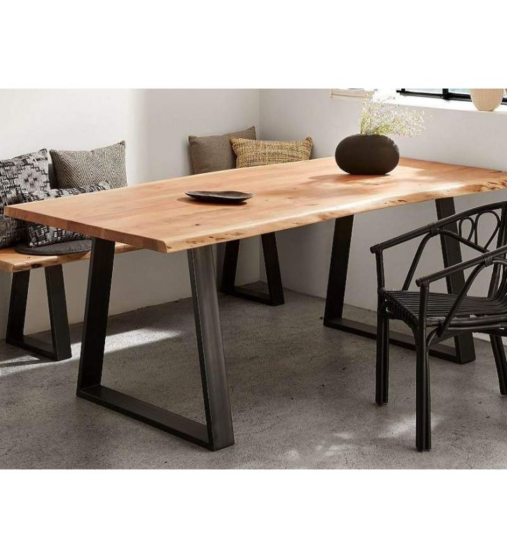 Table Alaia en bois massif et pieds en métal de style vintage  - 4