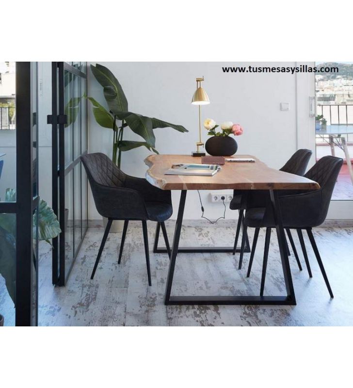 Table Alaia en bois massif et pieds en métal de style vintage  - 5