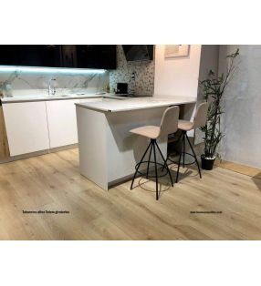 Totem, tabouret haut étroit avec dossier en bois, laqué ou rembourré  - 1