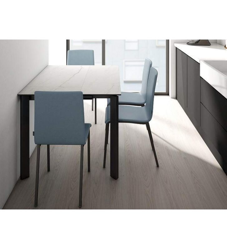 Petite-table-étroite-extensible