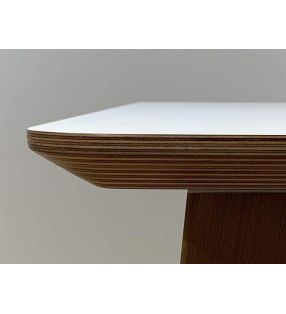 table en bois blanc