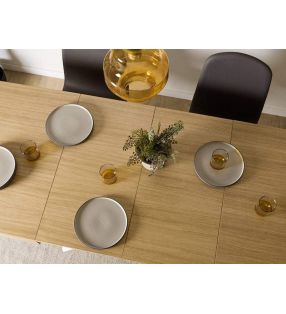 mesa-salon-madera-barnizada-roble