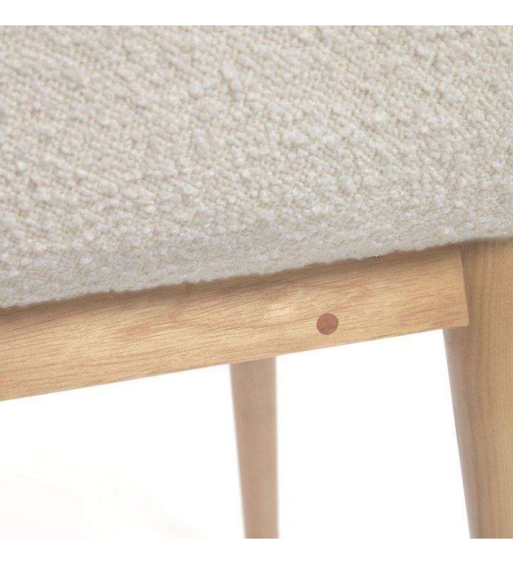 mouton-pattes-blanches-bois