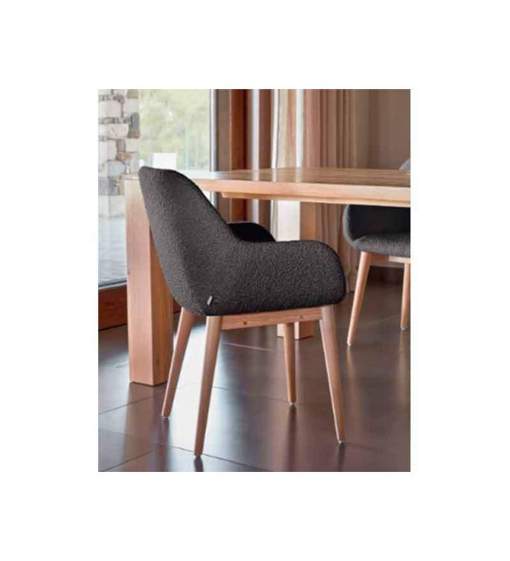 Chaise Konna en peau de mouton blanche avec accoudoirs et pieds en bois  - 14