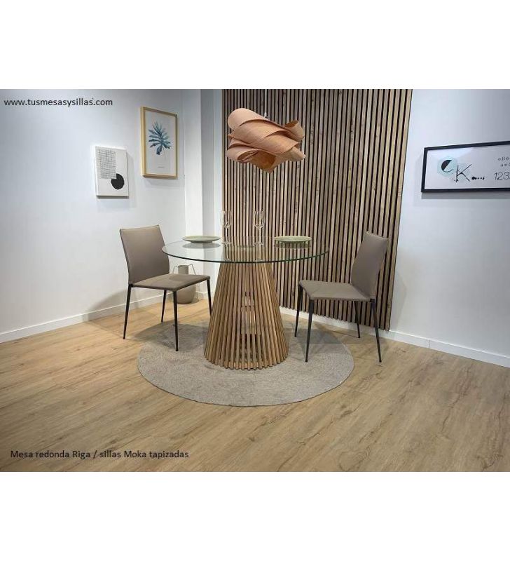 Table ronde Riga avec plateau en verre transparent et pied en chêne  - 5