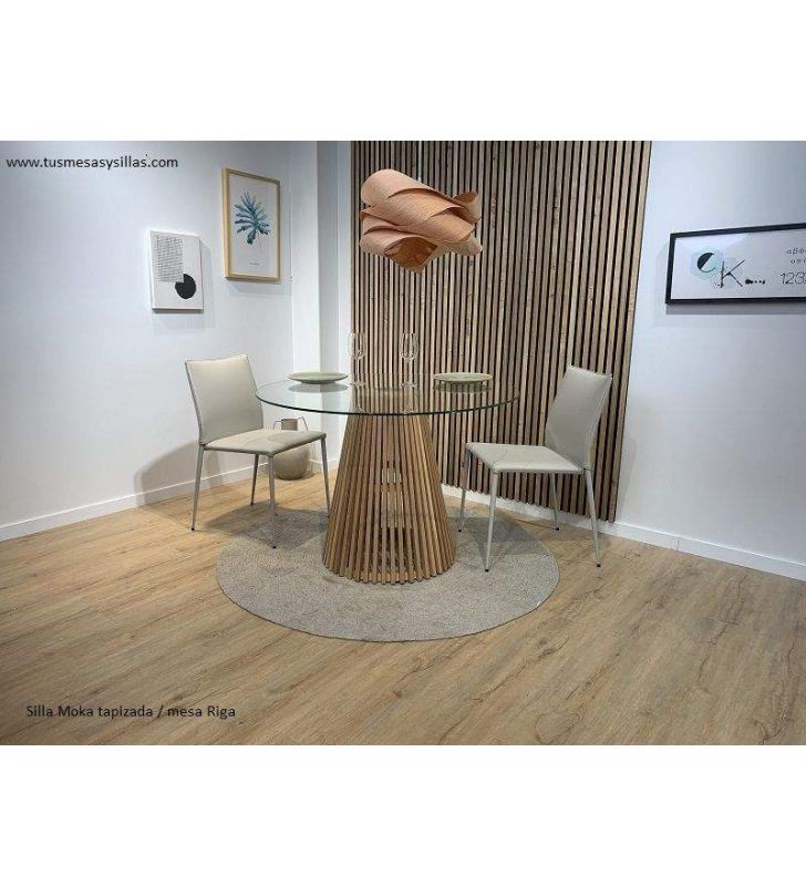 Table ronde Riga avec plateau en verre transparent et pied en chêne  - 6