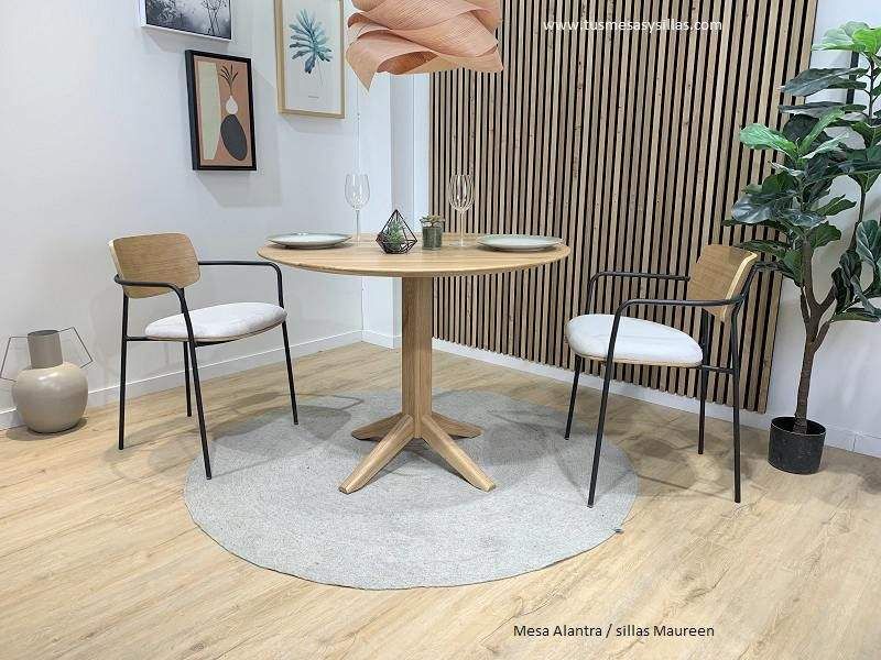 petite table ronde de cuisine ou de salle à manger avec plateau en bois  massif