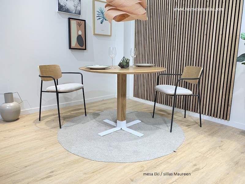 Mesa redonda con encimera en madera maciza de estilo nórdico en