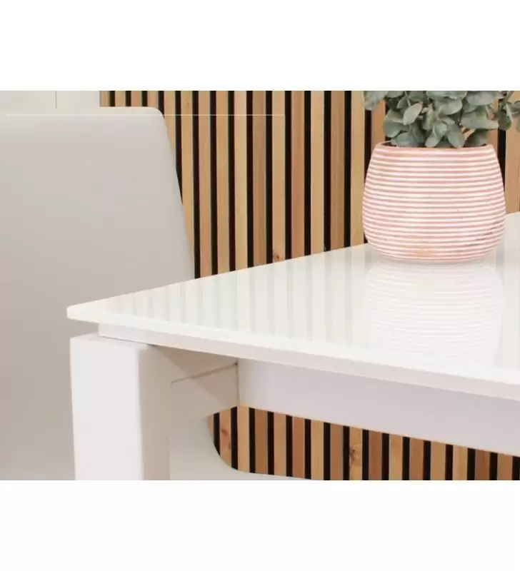 tables-de-salle-a-manger-plateau-en-verre