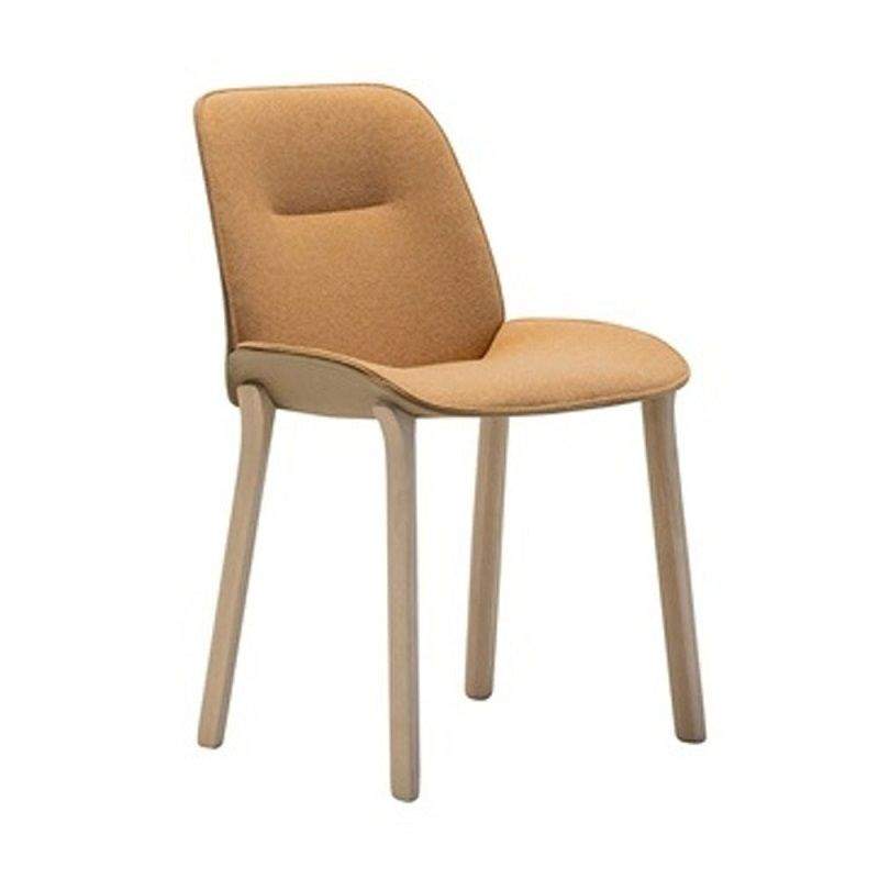 Silla Nuez de Andreu World con patas de madera y asiento respaldo tapizados - 1