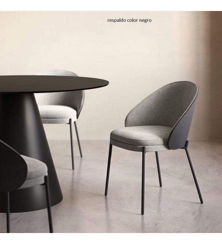 chaise-eamy-dossier-noir