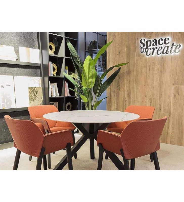 chaises-bras-tables-rondes