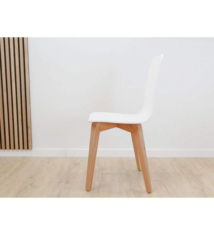 chaises-de-cuisine-blanches-etroites