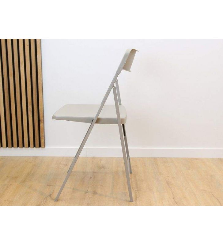 Chaise-pliante-légère