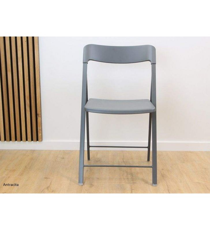 chaises-pliantes-modernes-salon