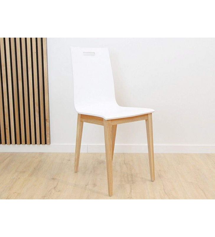 sillas-estrechas-blanco-madera