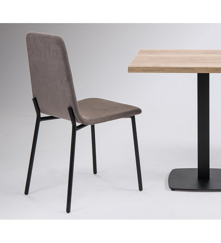 Chaises-rondes-pieds-métal