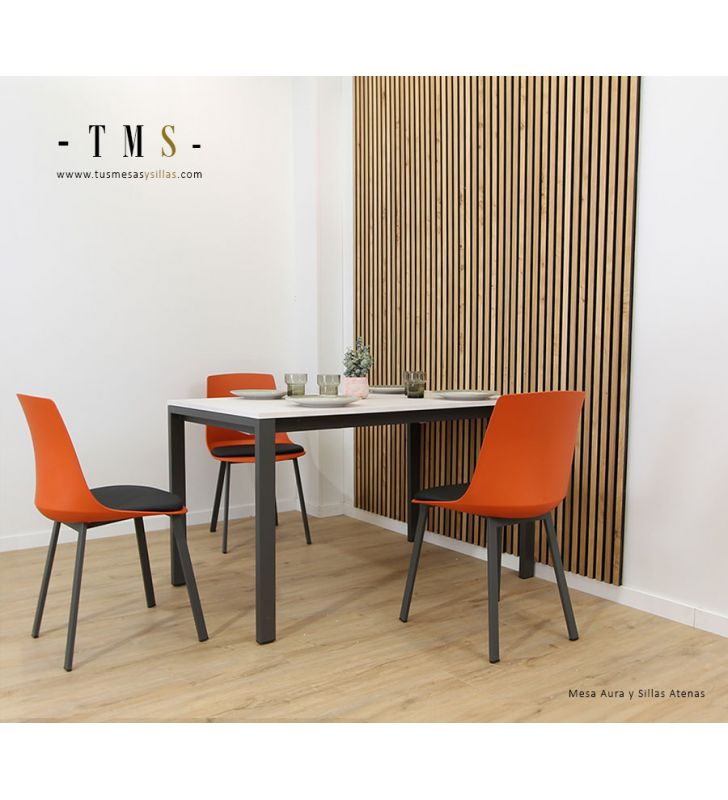 table-à-manger-avec-pieds-en-métal