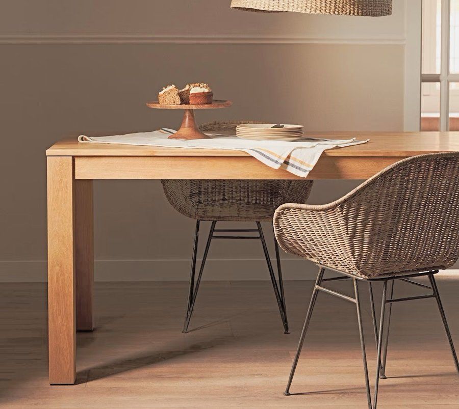 mesa-de-comedor-en-madera-roble-maciza