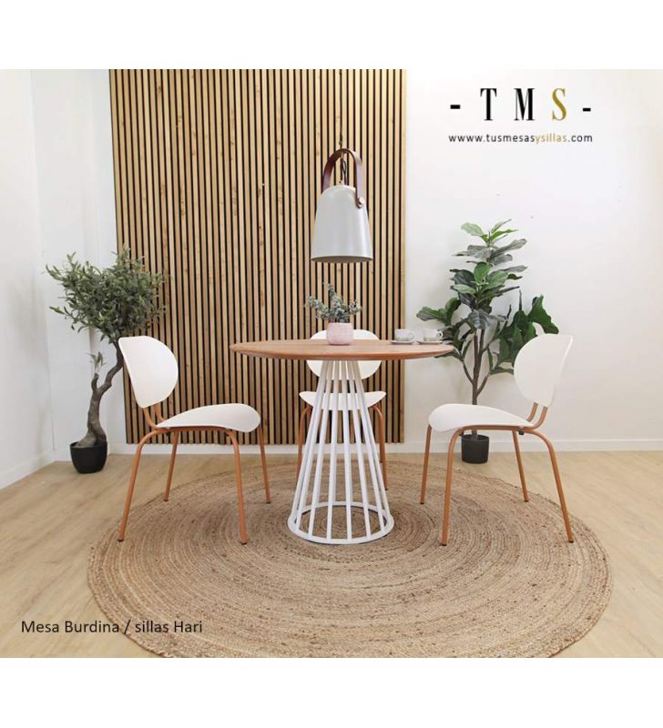 table-ronde-en-bois-solide
