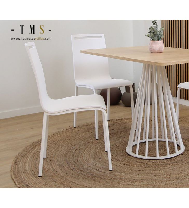 chaises-de-cuisine-blanches-étroites