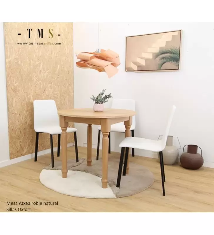 Petite table ronde de style classique