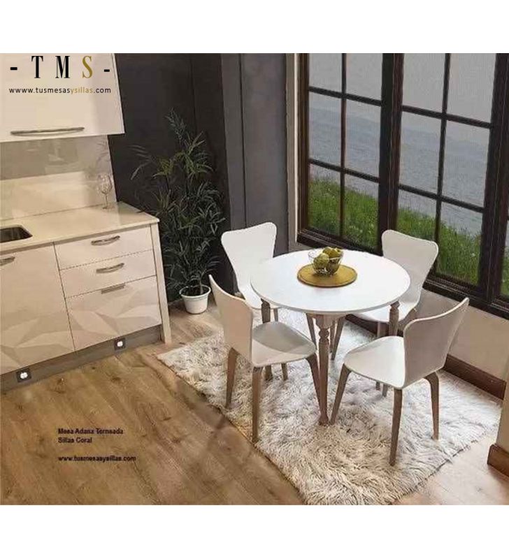 table ronde avec personnalité