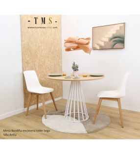 table-ronde-années-80-style-nordique