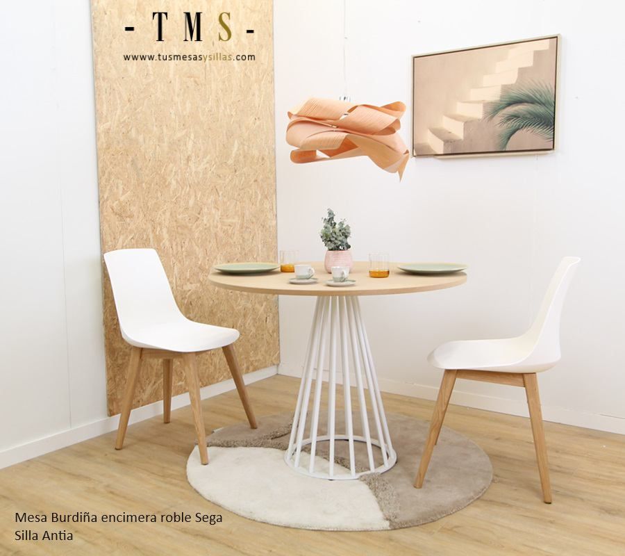 table-ronde-années-80-style-nordique