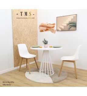 Petite table ronde de style nordique