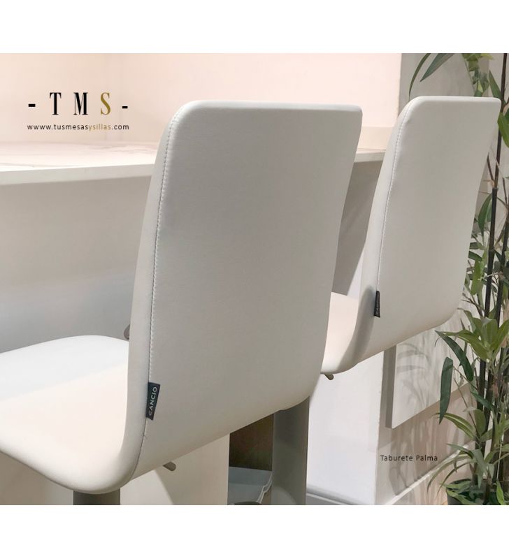 Tabouret-à-paume-avec-assise-et-dossier-élévateur