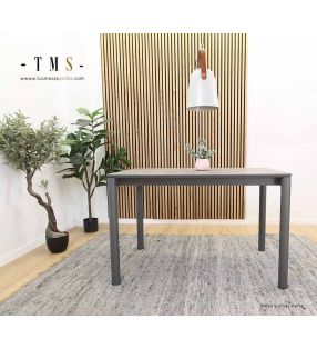 mesa-karla-extensible-con-canto-biselado-y-patas-metálicas-redondas