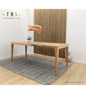 mesa-de-roble-natural-con-patas-en-madera-maciza