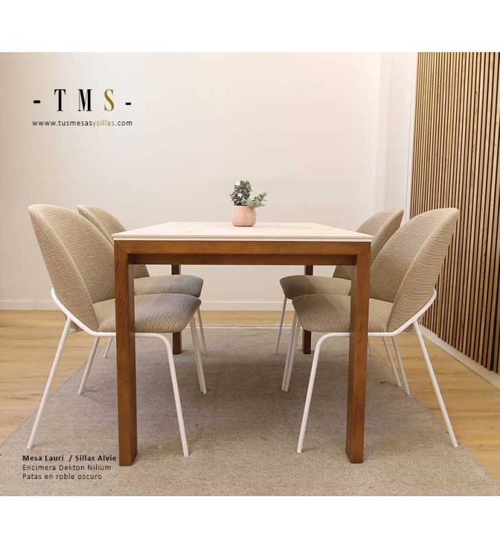 mesa-nórdica-en-madera-de-roble-oscuro-y-encimera-en-Dekton-Nilium