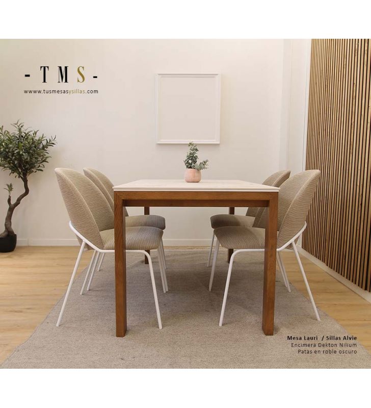 table-extensible-comptoir-Dekton-nilium-pieds en chêne foncé